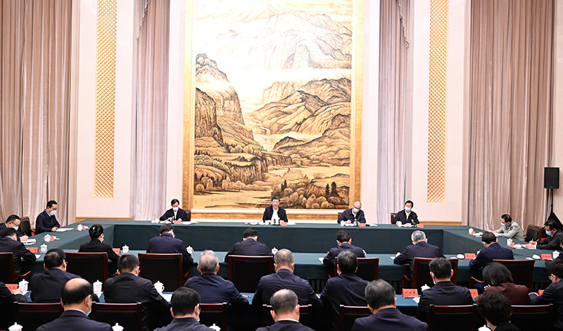 5月17日上午，中共中央总书记、国度主席、中央军委主席习近平在陕西西安主持中国－中亚峰会前夕，专门听取陕西省委和省当局工作汇报，颁发了沉要讲话。
